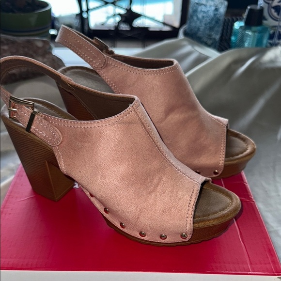 Nature Breeze Pink Chunky Block Heel Mules Stud Details Faux Suede Size 8.5 - Picture 2 of 12